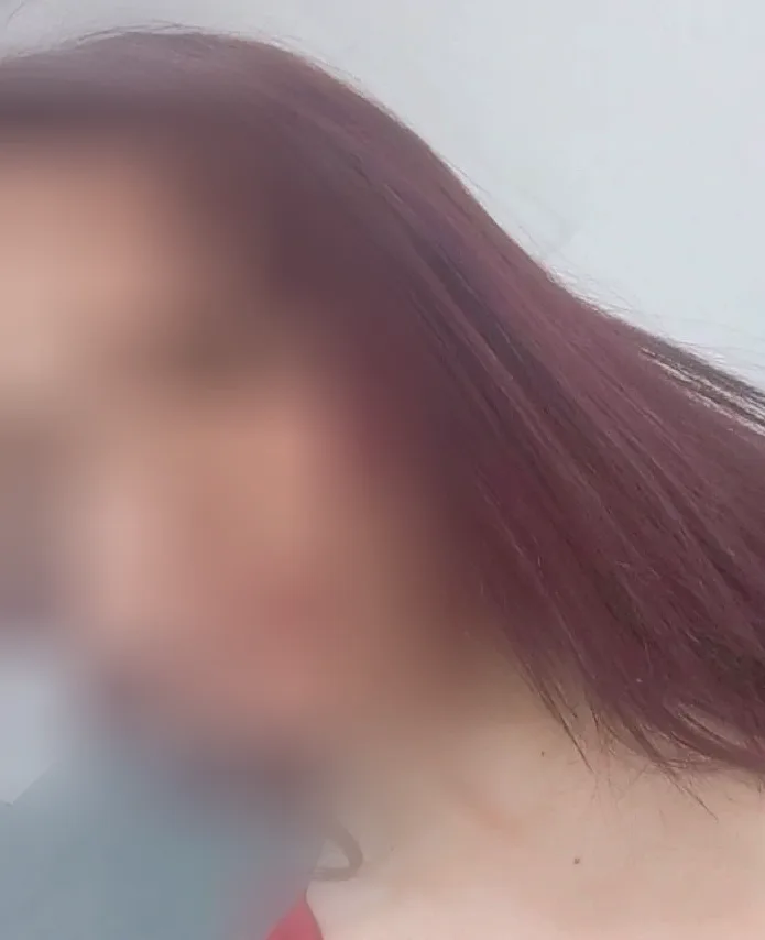 Amber, 21