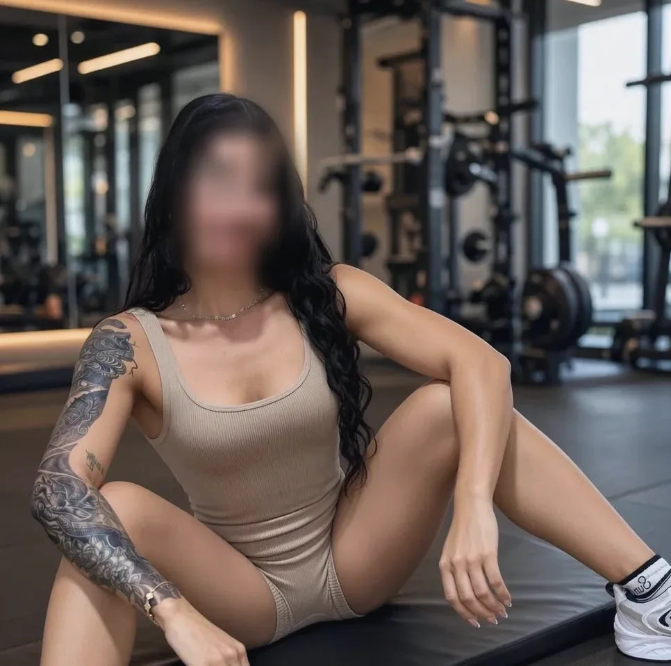 Ayesha, 22