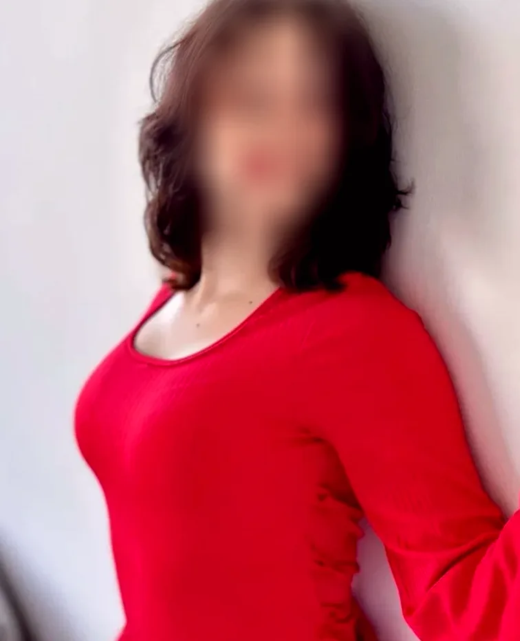 Hannah, 21