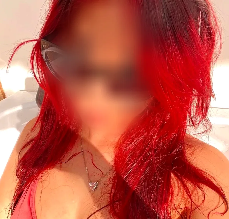 Holly, 19