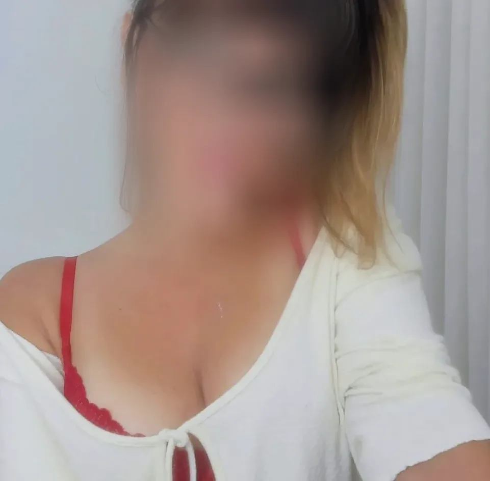 Naomi, 28