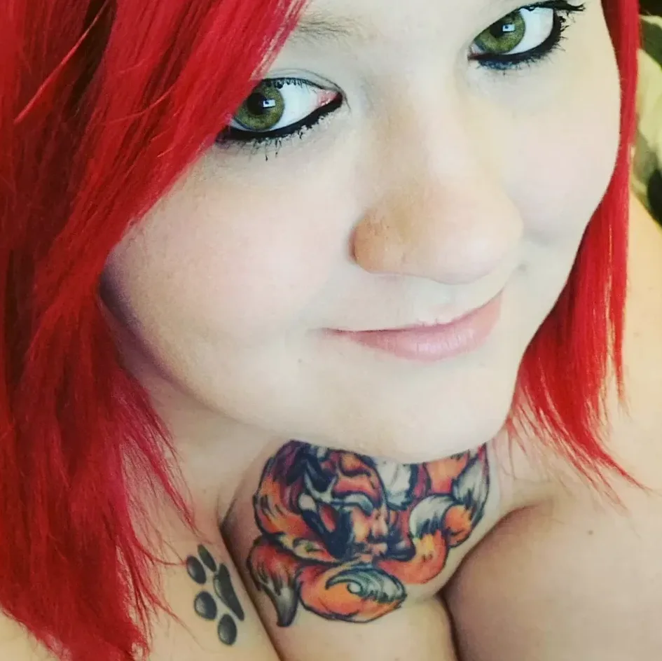 Toni, 32